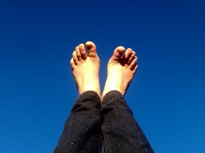 Blue sky, free toes